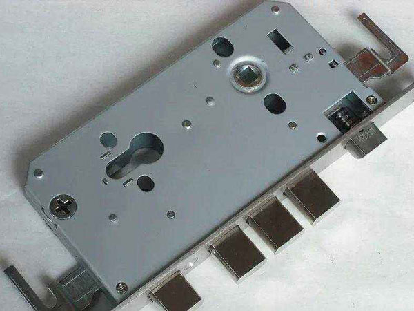 沙依巴克24小时上门开锁公司